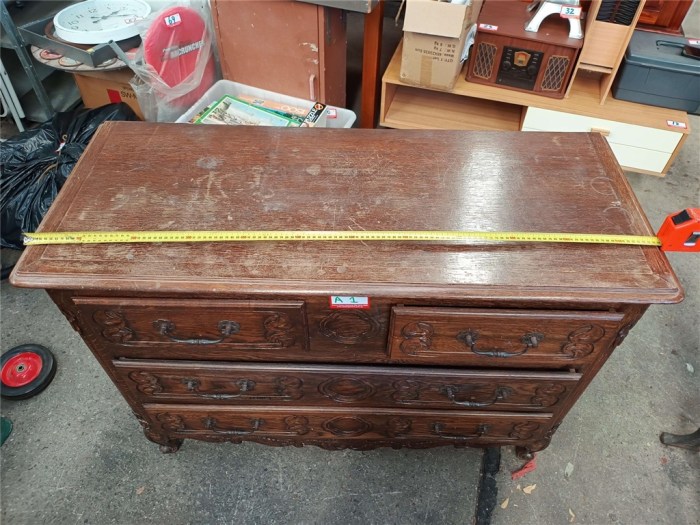 Classic wooden dresser furniture set